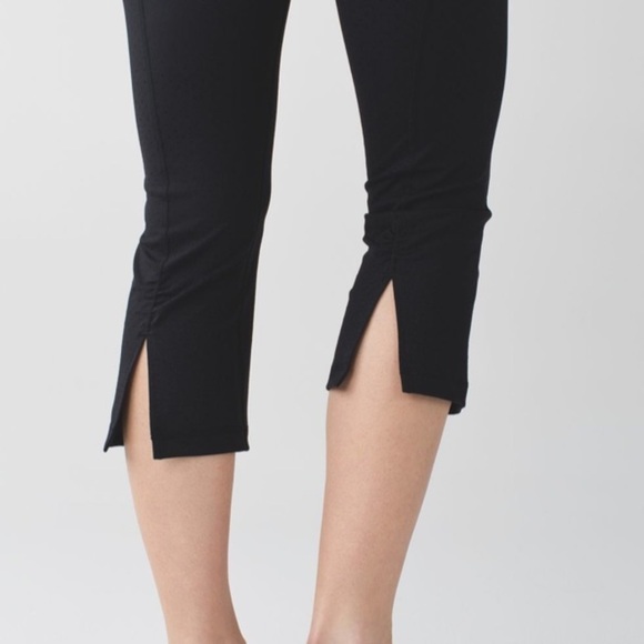 Lululemon Gather & Crow Crop II Dot Black Leggings - Picture 2 of 15